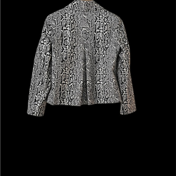 Jones  New York cropped jacket. - Picture 2 of 4